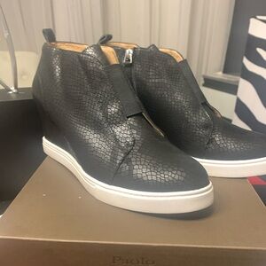 Black wedge heel only worn once inside